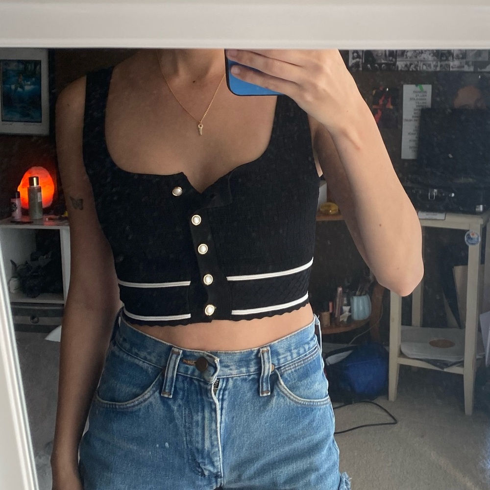 aritzia black button up tank
